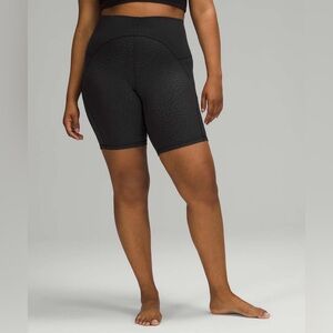lululemon Unlimit High-Rise Biker Short 8" Mesh - Black - Size 8